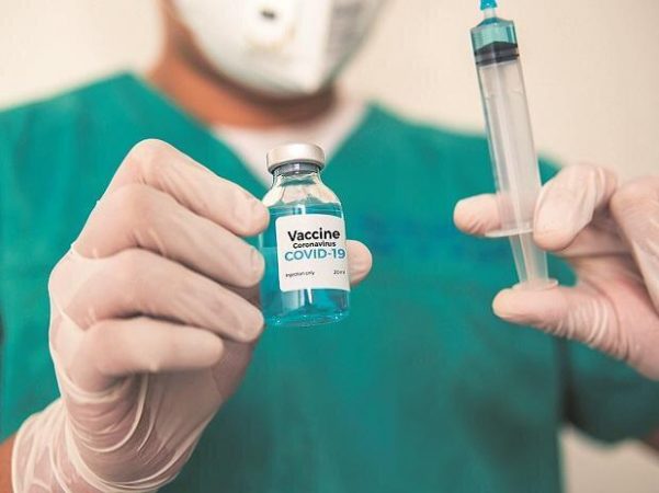 شایعه فوت ناشی از واکسن کرونا واقعیت ندارد